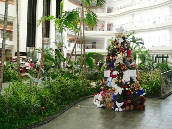 Very Beary Christmas Tree at Children's Hospital
